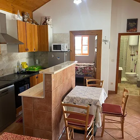 Longer Life Stone House * Puticanje