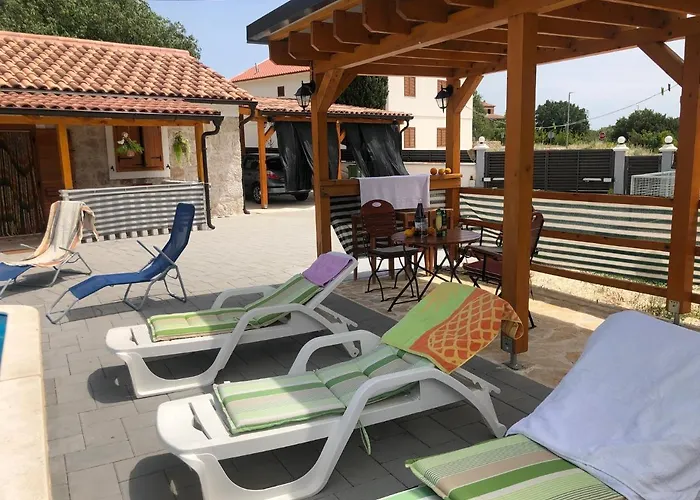 Longer Life Stone House Vakantiehuis Puticanje