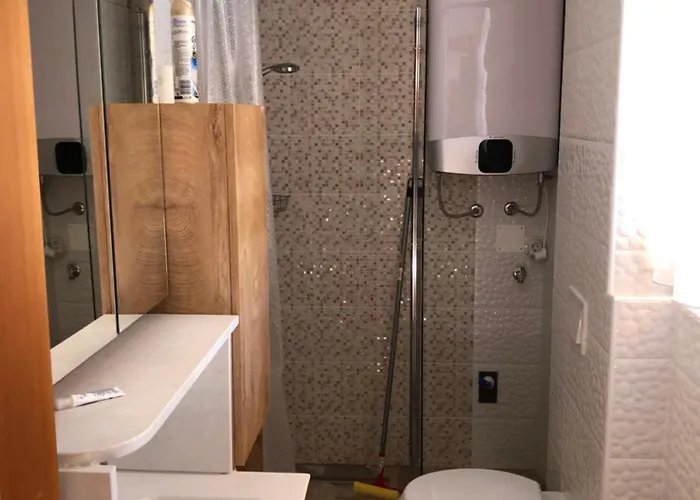 Longer Life Stone House * Puticanje