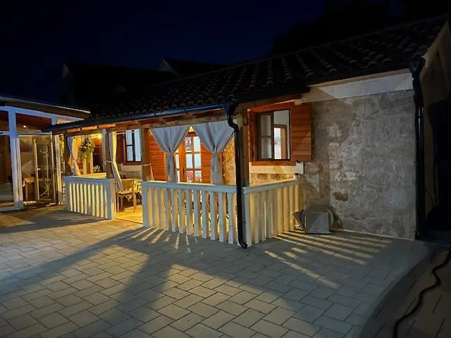 Longer Life Stone House Vakantiehuis